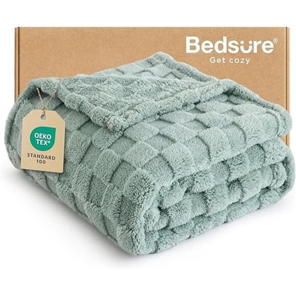 Bedsure GentleSoft Sage Green Throw Blanket for Couch - Checkered Fleece - Picture 14 of 16